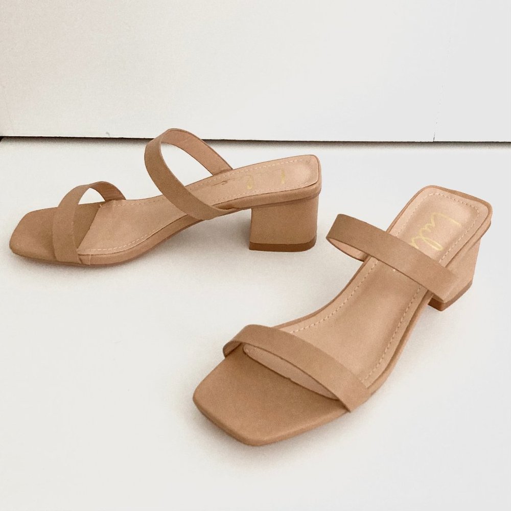 Lulus Fallyn Naked Hazelnut Mules - NWOT everyday block heel sandals